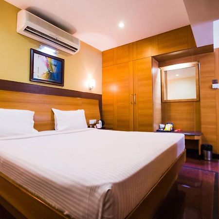 Malles Manotaa Chennai Bilik gambar