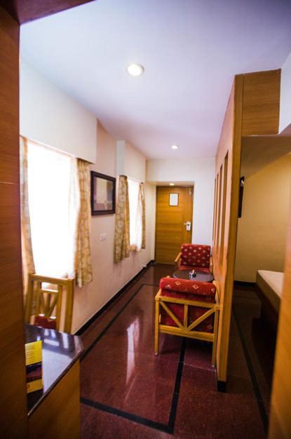 Malles Manotaa Chennai Bilik gambar