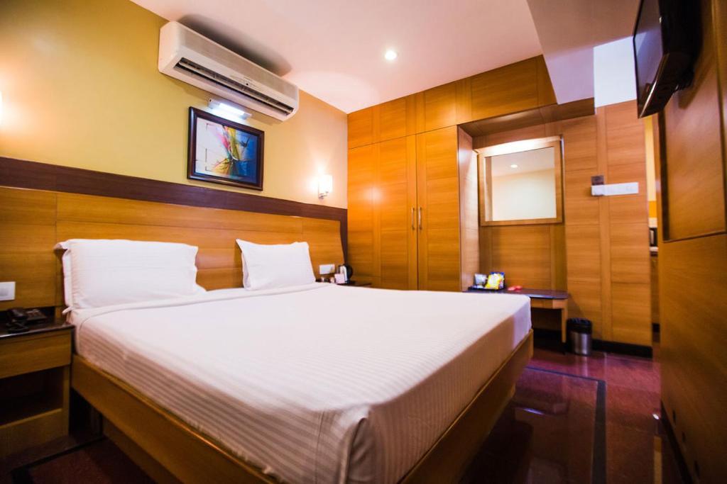 Malles Manotaa Chennai Bilik gambar